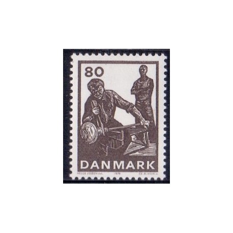 1976. 80 Øre, Glasproduktion, med Pladesår ved mandens bagben. AFA nr 626 postfrisk, stemplet
