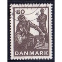 1976. 80 Øre, Glasproduktion, med Pladesår ved mandens bagben. AFA nr 626 postfrisk, stemplet