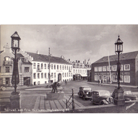 Nykøbing M. Torvet set fra Kirken (Stender)
