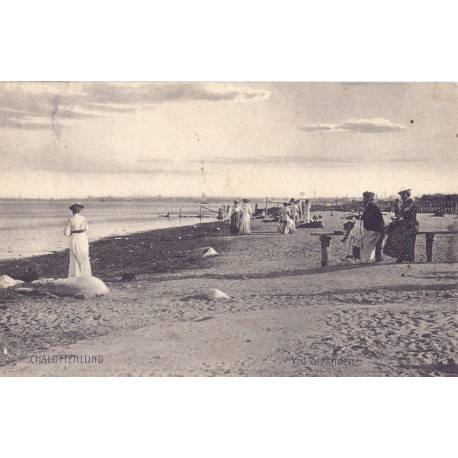 Charlottenlund. Ved stranden, brugt (stenders)