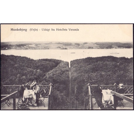 7100. Munkebjerg (Vejle) Udsigt fra Hotellets Veranda,  ubrugt (C. Neuman 25455)