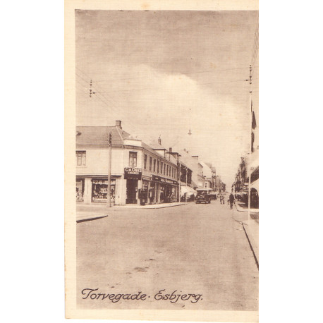 Esbjerg. Torvegade med butik og bil, ubrugt (?)