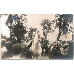 Kong Christian på den hvide hest, rider mod grænsen. Genforeningsdagen 1920. Fotokort