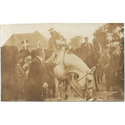 Kong Christian på den hvide hest, rider mod grænsen. Genforeningsdagen 1920. (Thejlls)