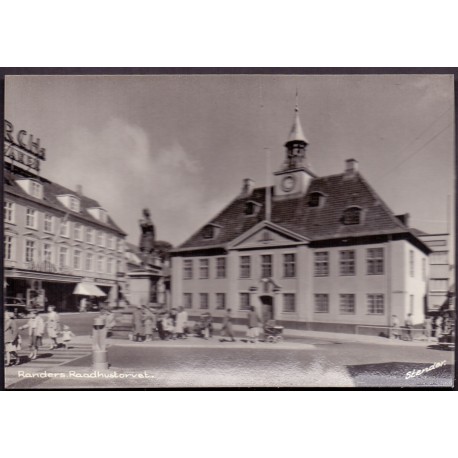 8900. Randers. Raadhustorvet, ubrugt, storformat (Stenders) 