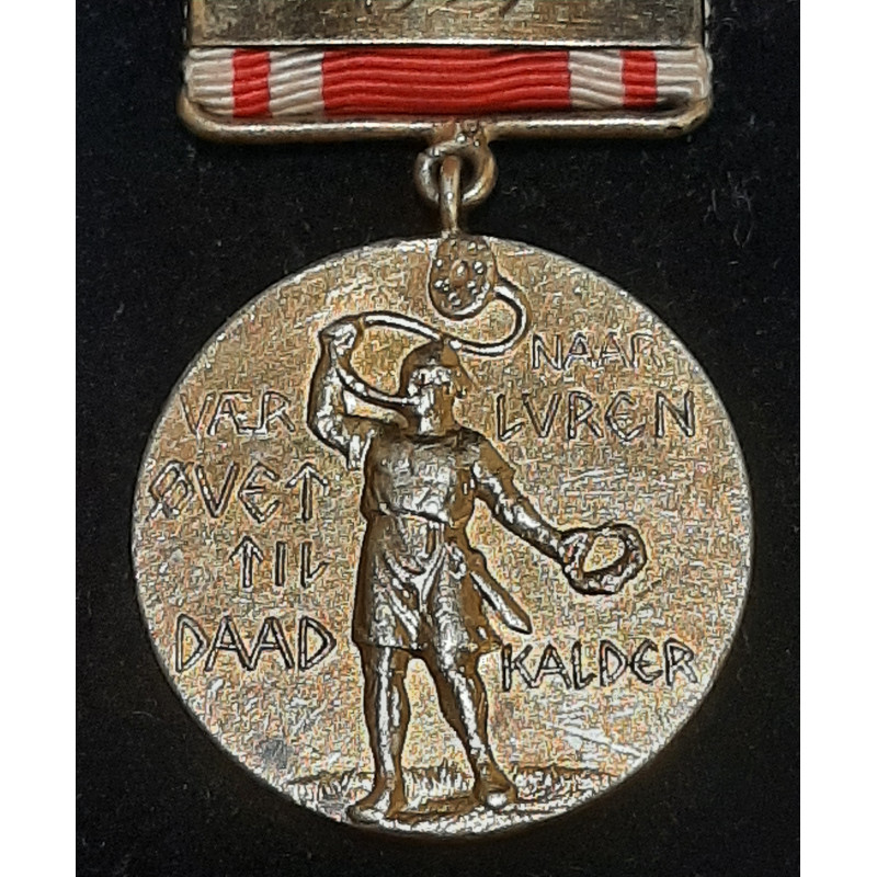 Medalje. Københavns Skytteforening 1911 med bånd, og årstal( forgyldt metal ?)