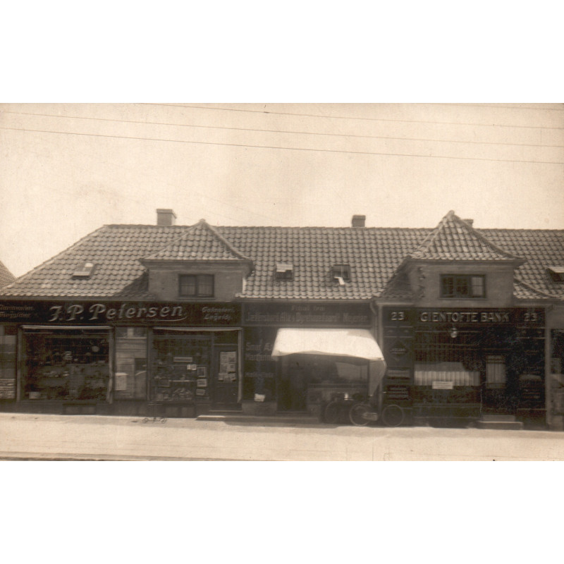 Gjentofte. Bank og butiker, brugt (fotokort)