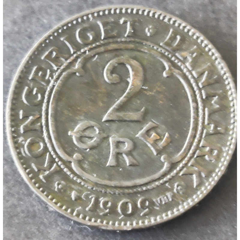 2 Øre. Fred. VIII. 1909 i en middelgod kvalitet for type og årstal.