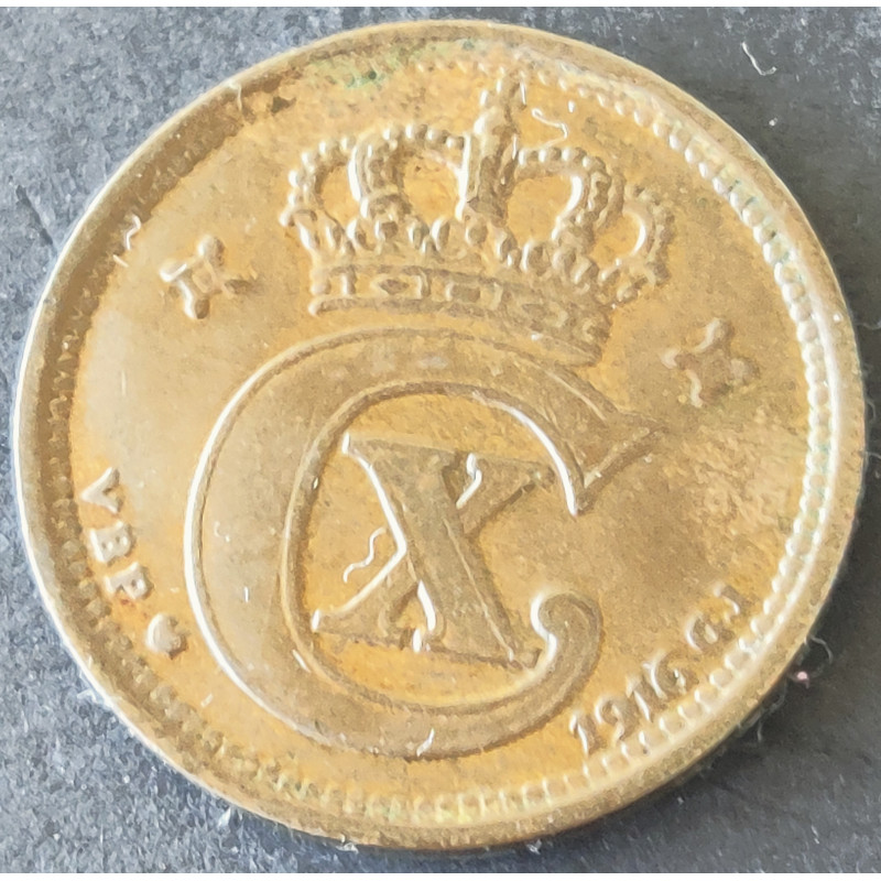 2 Øre. Chr. X. 1916 i en middelgod kvalitet for type og årstal.