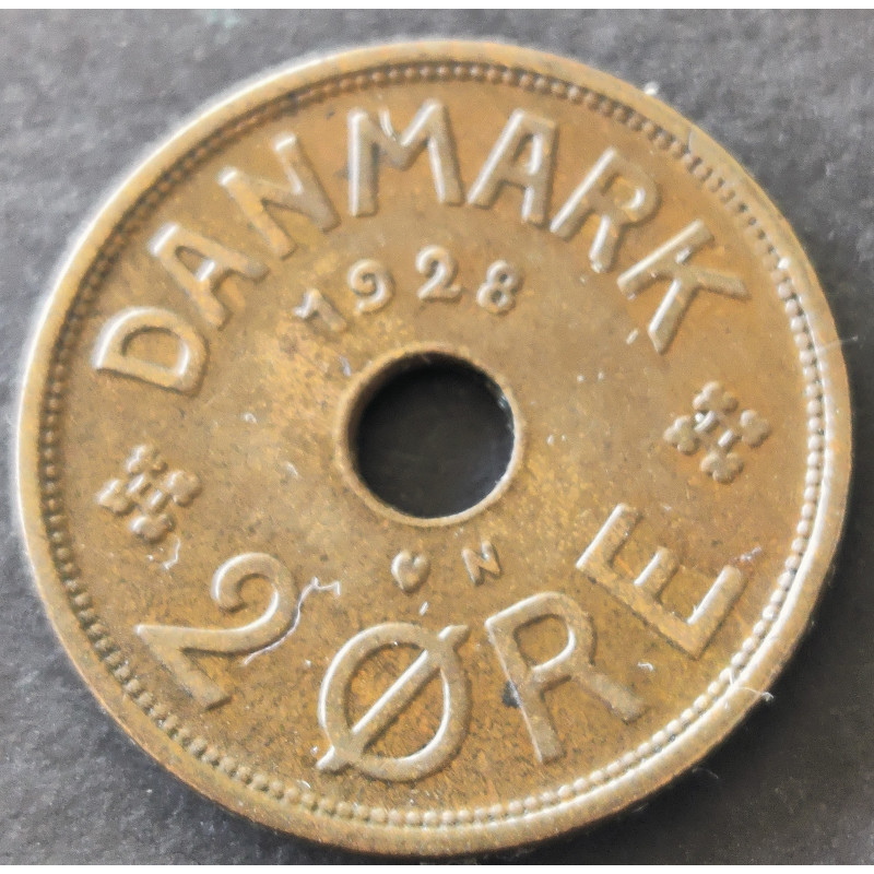 2 Øre. Chr. X. 1928 i en flot kvalitet for type og årstal.