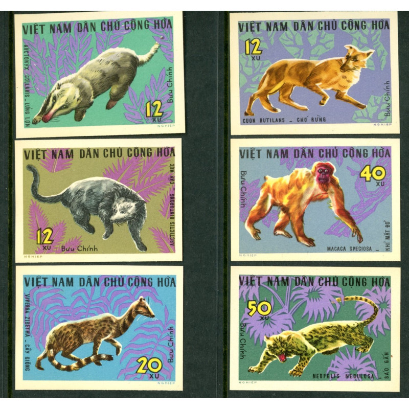 Vietnam. Frugtere. Michel no. 618-22 **