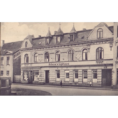 København. Aftenbilled fra Centrum, med National Scala, brugt 1951
